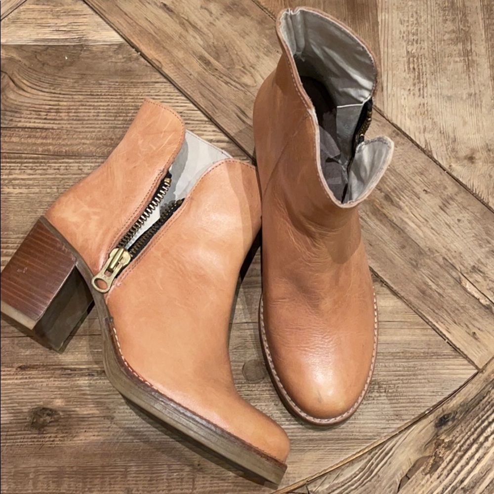 MTNG Nude Booties